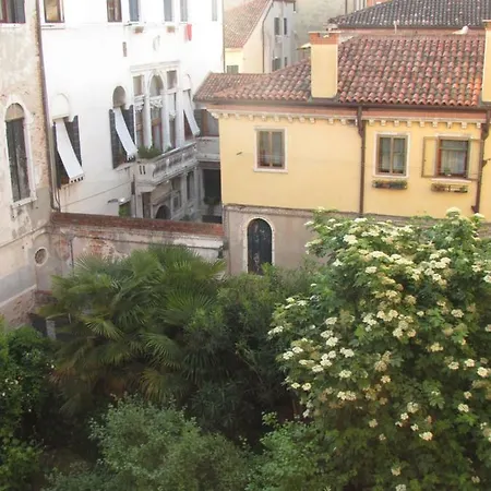 Apartment Cannaregio House